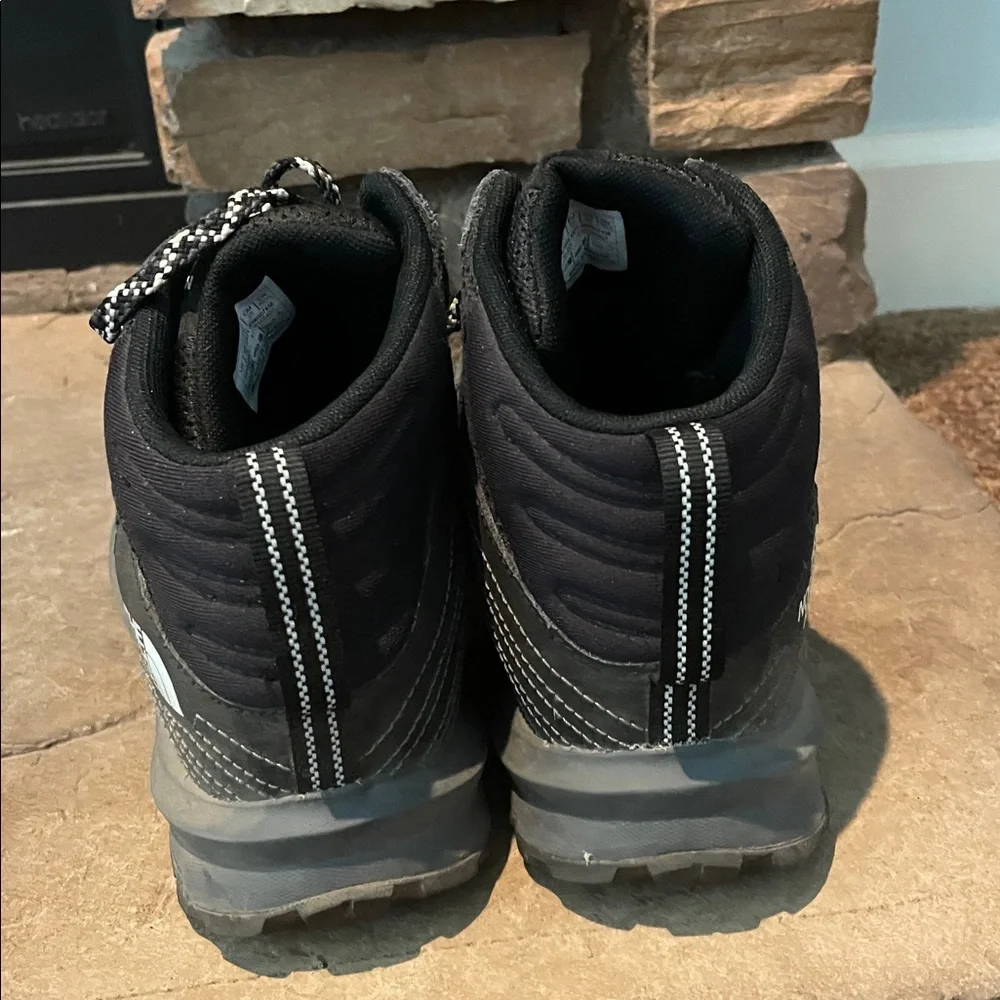 The North Face Men's Hedgehog Black Hiking Shoes